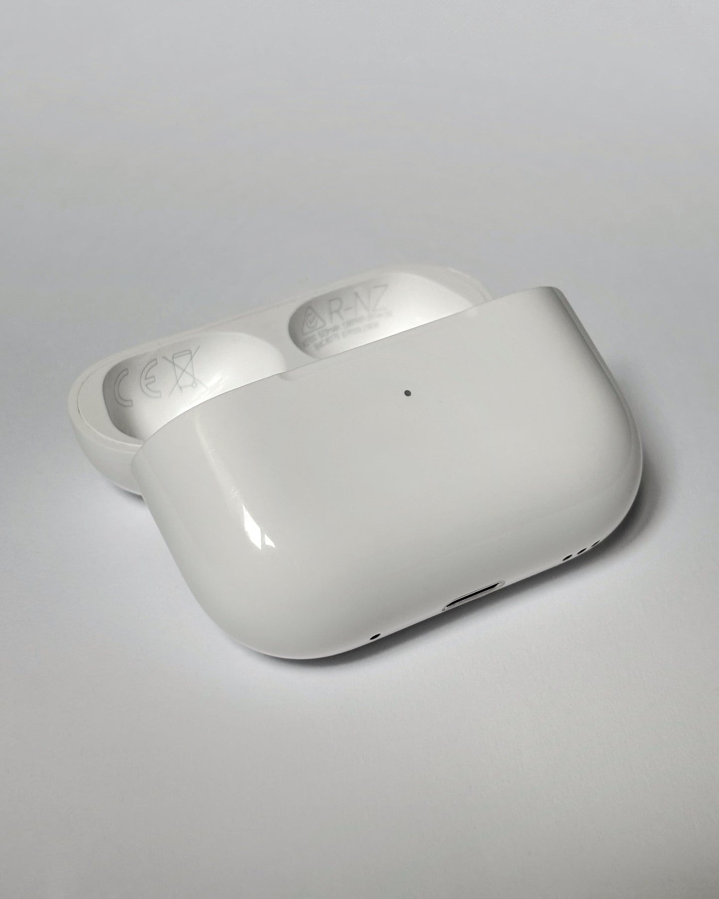 Apple AirPods Pro 2. Generation Ladecase Lightning (A2700)