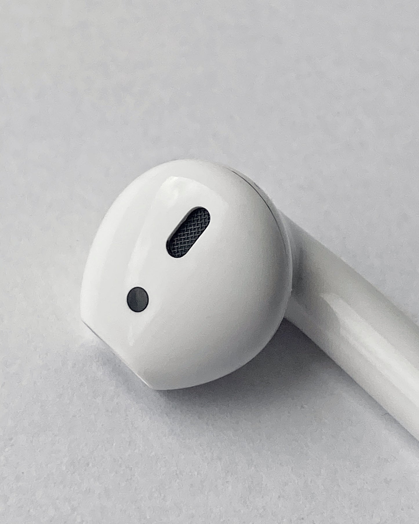 Apple AirPods 1. Generation rechts (A1523) refurbished
