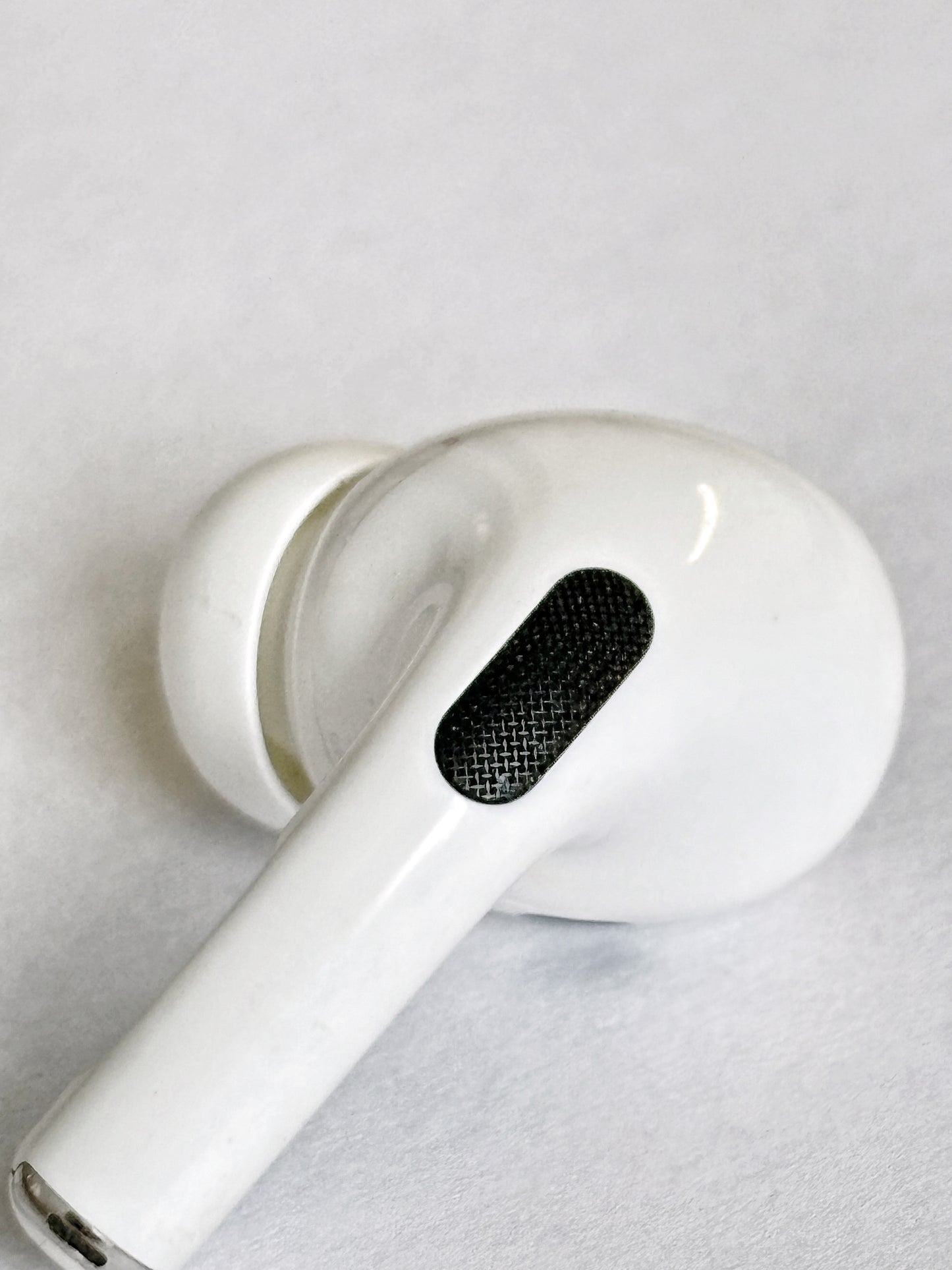 Apple AirPods Pro 1. Generation A2084 links Refurbished