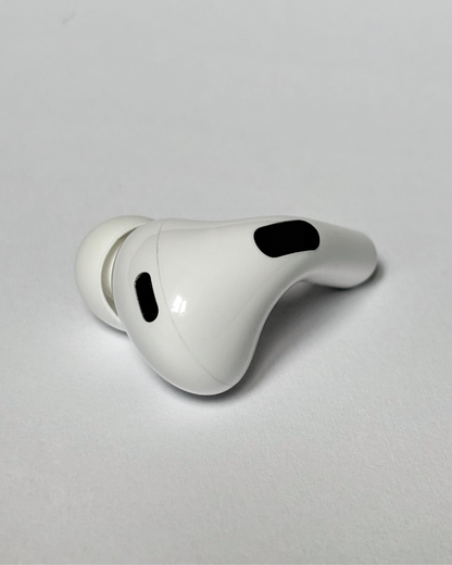 Apple AirPods Pro 2. Generation links USB-C A3047/A3048