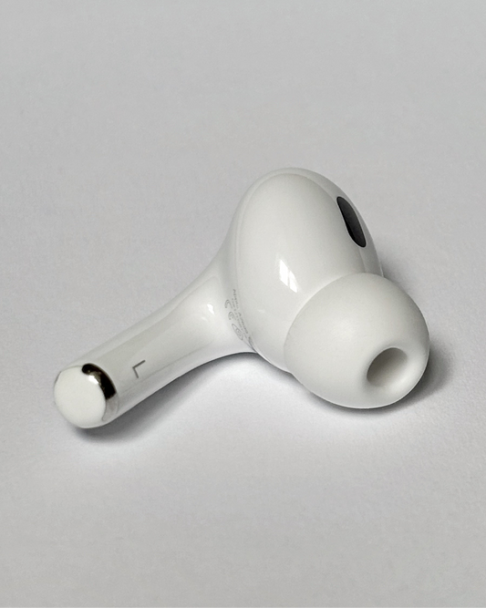 Apple AirPods Pro 2. Generation links USB-C A3047/A3048
